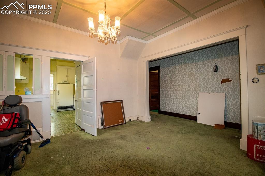 Image 13 of 30: Dining Area