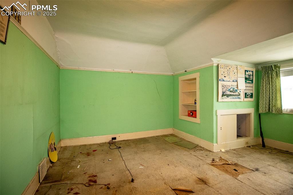 Image 23 of 30: Bonus Room