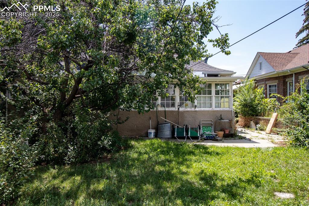 Image 34 of 34: Back of Structure