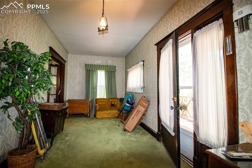 Image 8 of 30: Sun Room