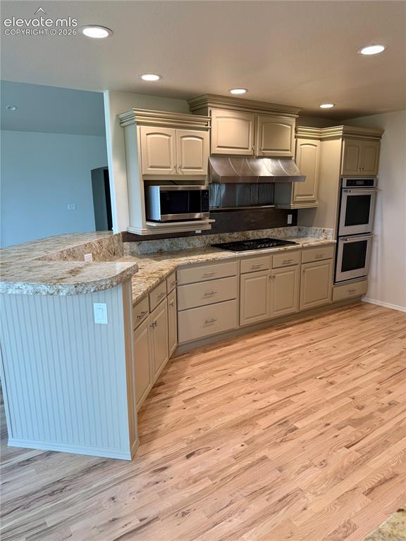 Image 13 of 43: Kitchen