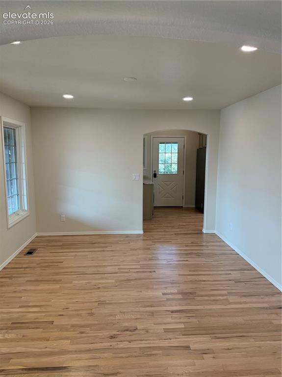 Image 21 of 43: Dining Room