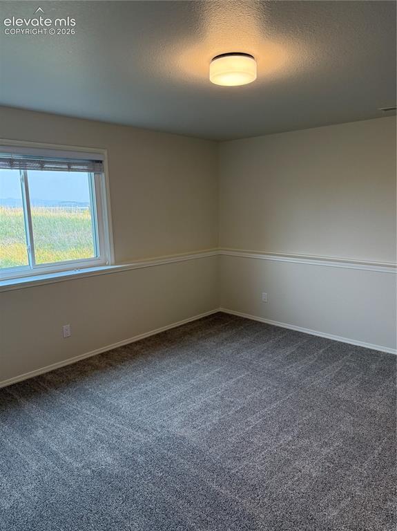 Image 34 of 43: Bedroom