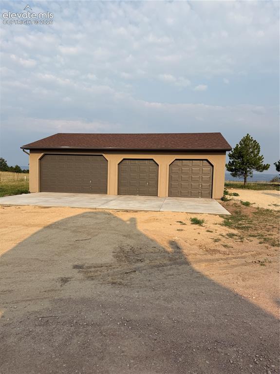 Image 43 of 43: Detached Garage