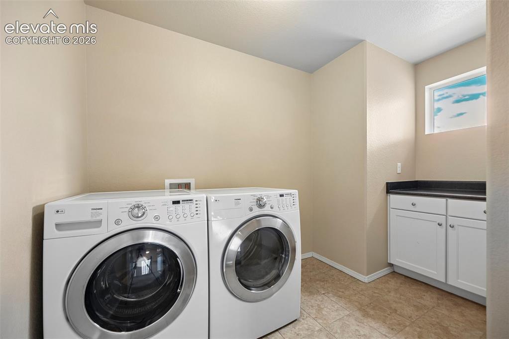 Image 34 of 49: Laundry