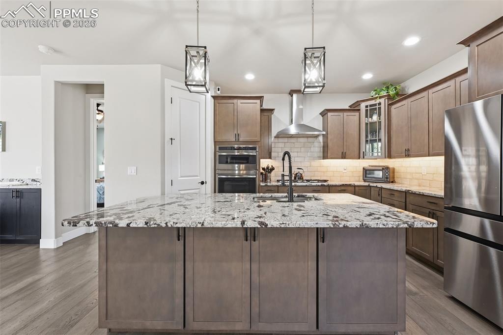 Image 10 of 36: Kitchen