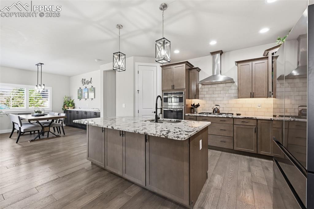 Image 11 of 36: Kitchen