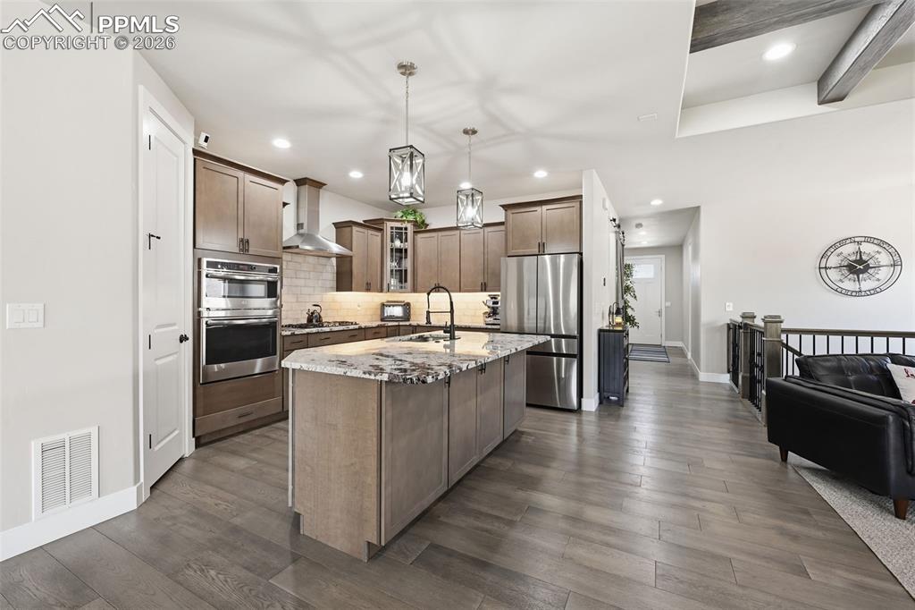 Image 12 of 36: Kitchen