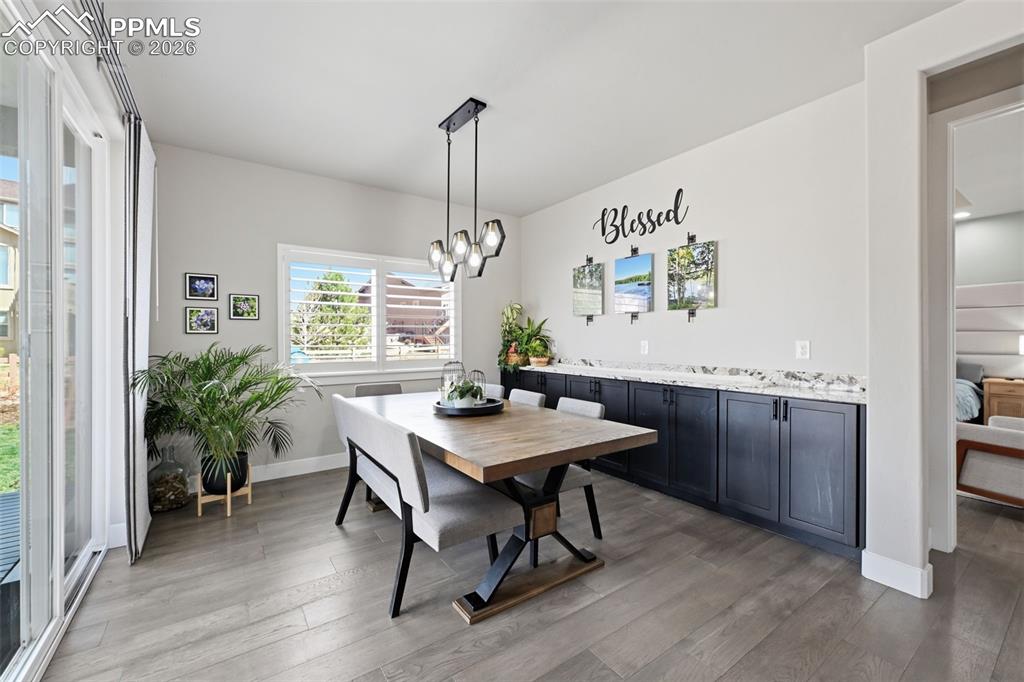 Image 13 of 36: Dining Area