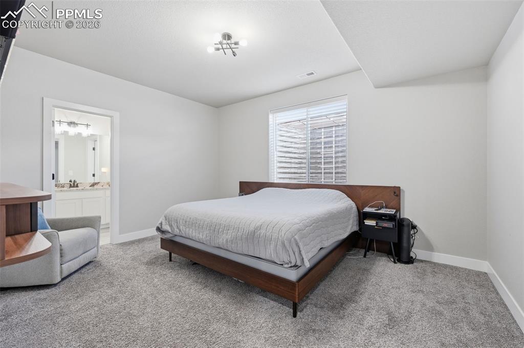 Image 29 of 36: Bedroom