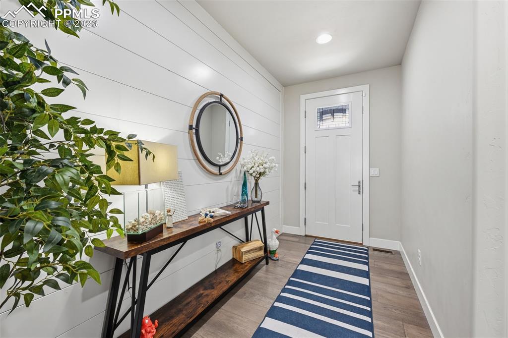 Image 3 of 36: Entry