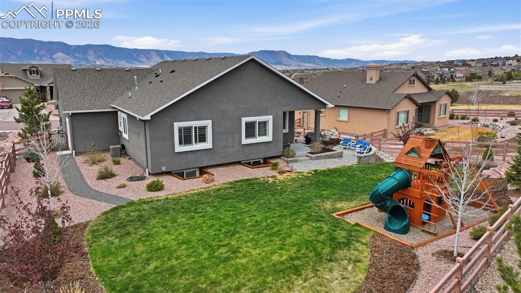 Image 33 of 36: Back of Structure