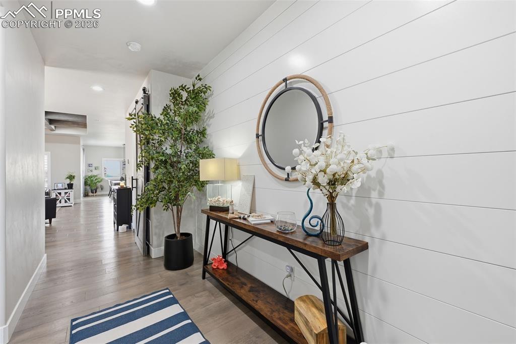 Image 4 of 36: Entry