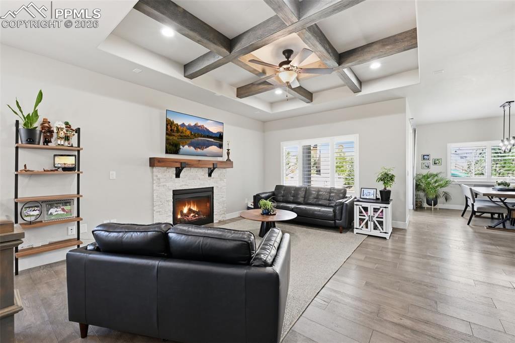 Image 6 of 36: Living Room