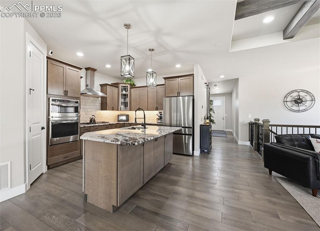 Image 9 of 36: Kitchen