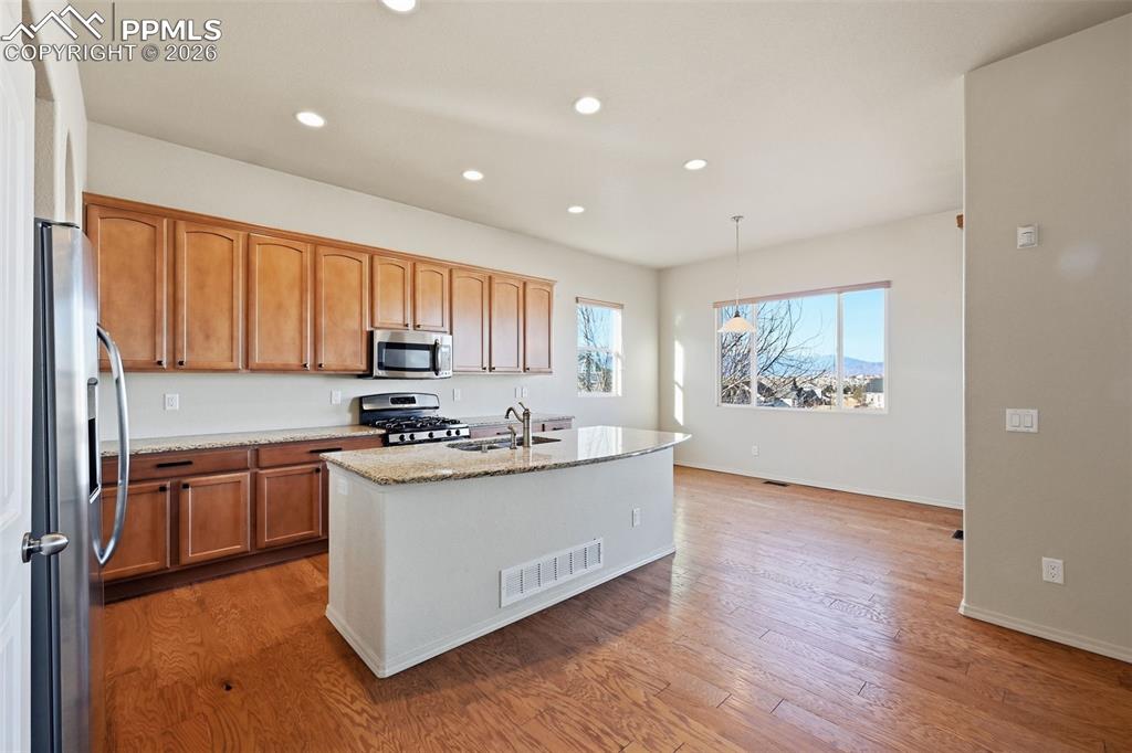 Image 11 of 42: Kitchen