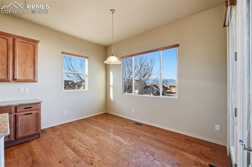 Image 15 of 42: Dining Area