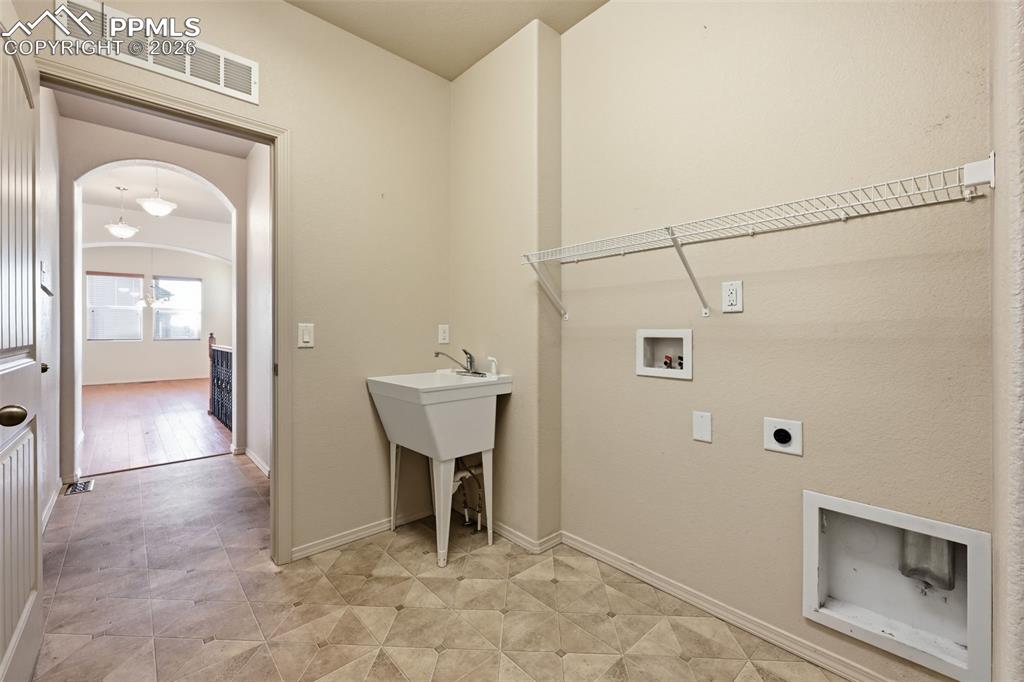 Image 24 of 42:  Laundry Space