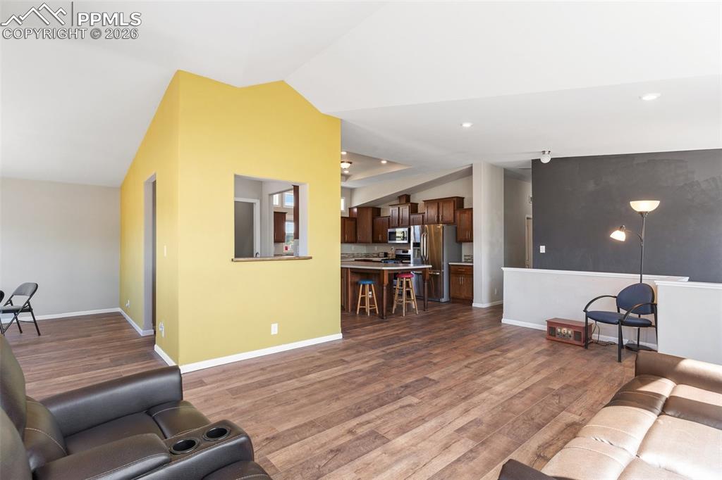 Image 22 of 50: Living Room