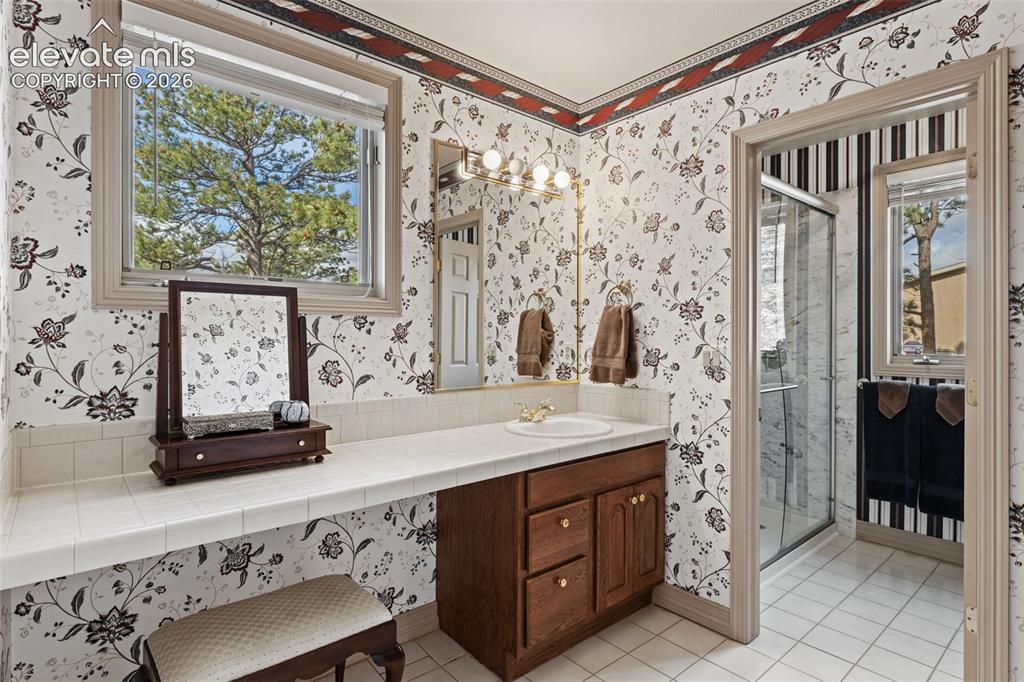 Image 34 of 48: Basement suite bathroom