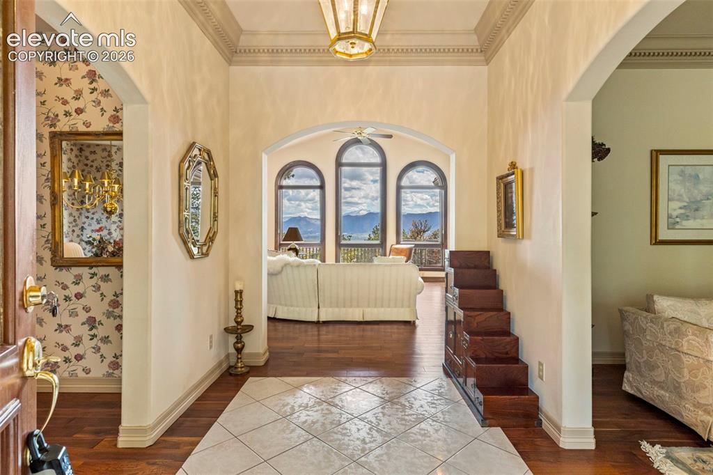 Image 7 of 48: Entry