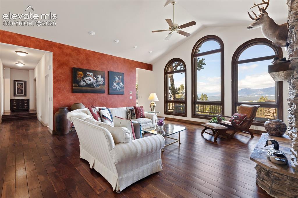 Image 9 of 48: Great Room