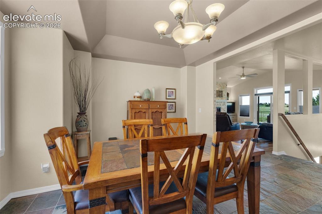 Image 15 of 49: Dining Area