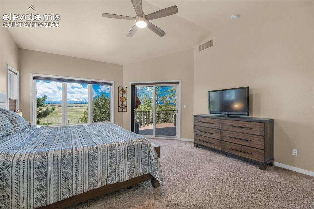 Image 17 of 49: Bedroom