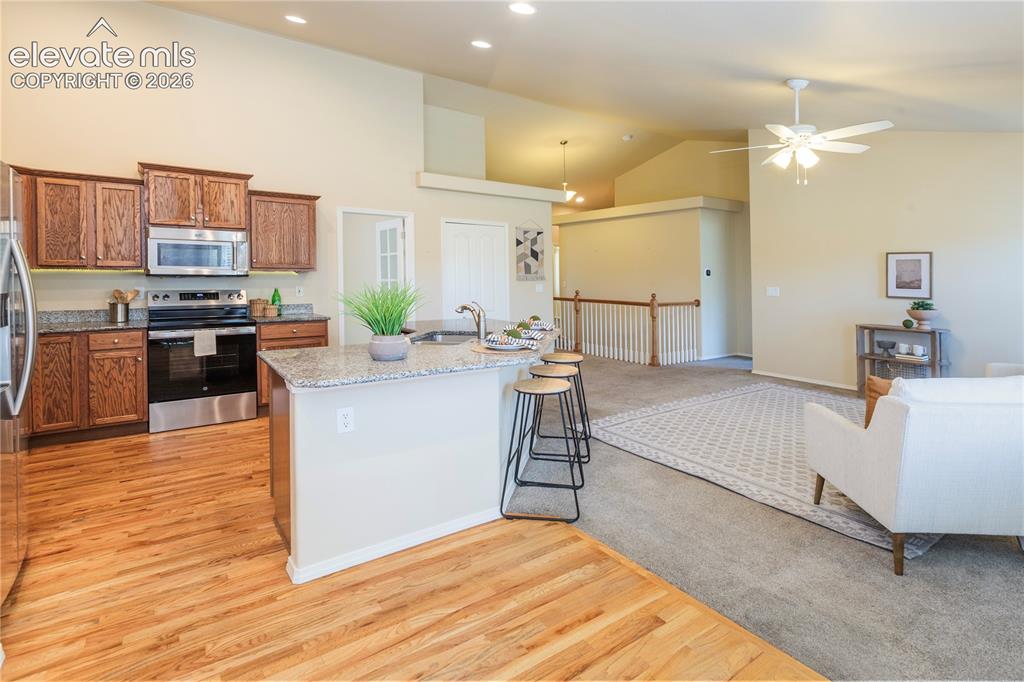 Image 6 of 44: Kitchen