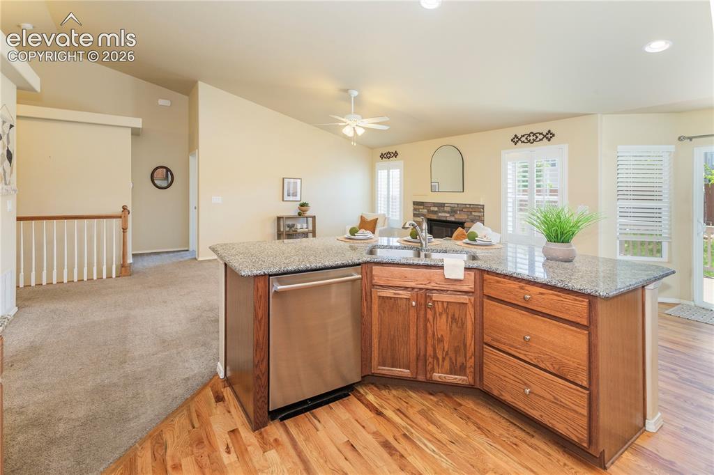 Image 8 of 44: Kitchen