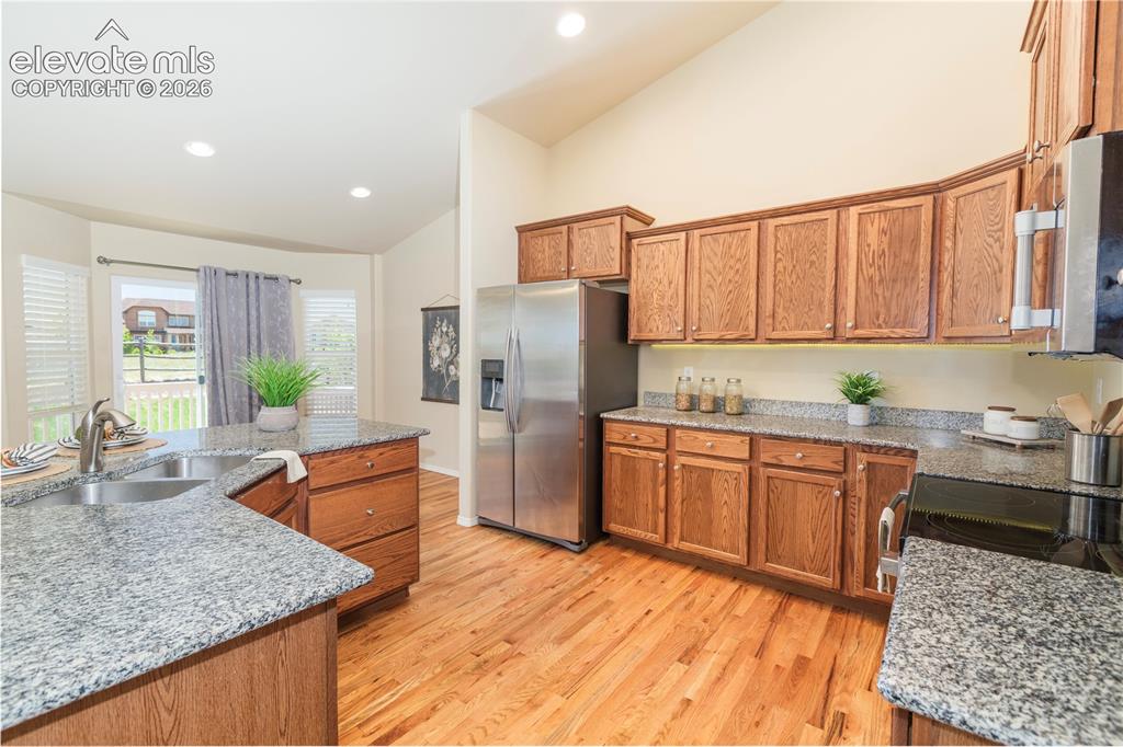 Image 9 of 44: Kitchen