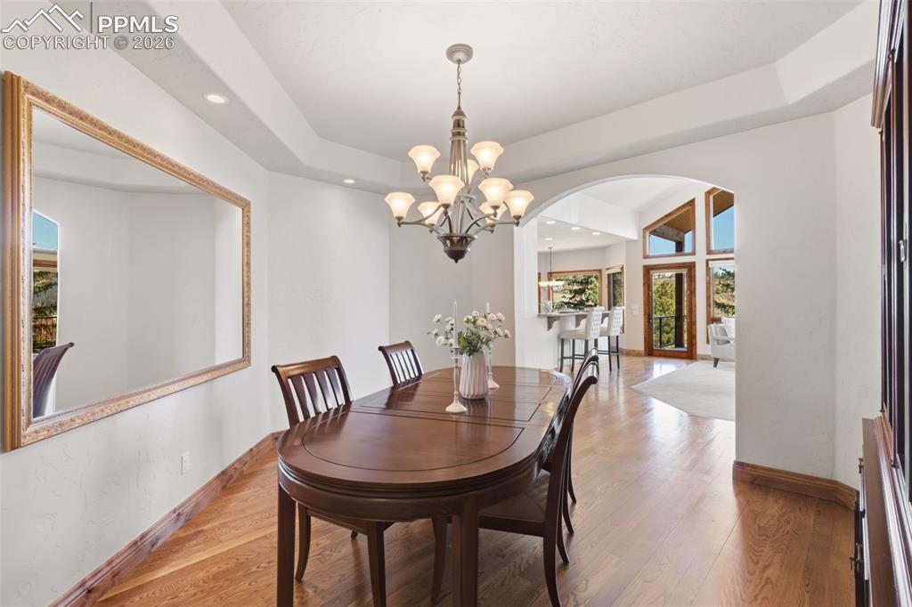 Image 10 of 47: Dining Area