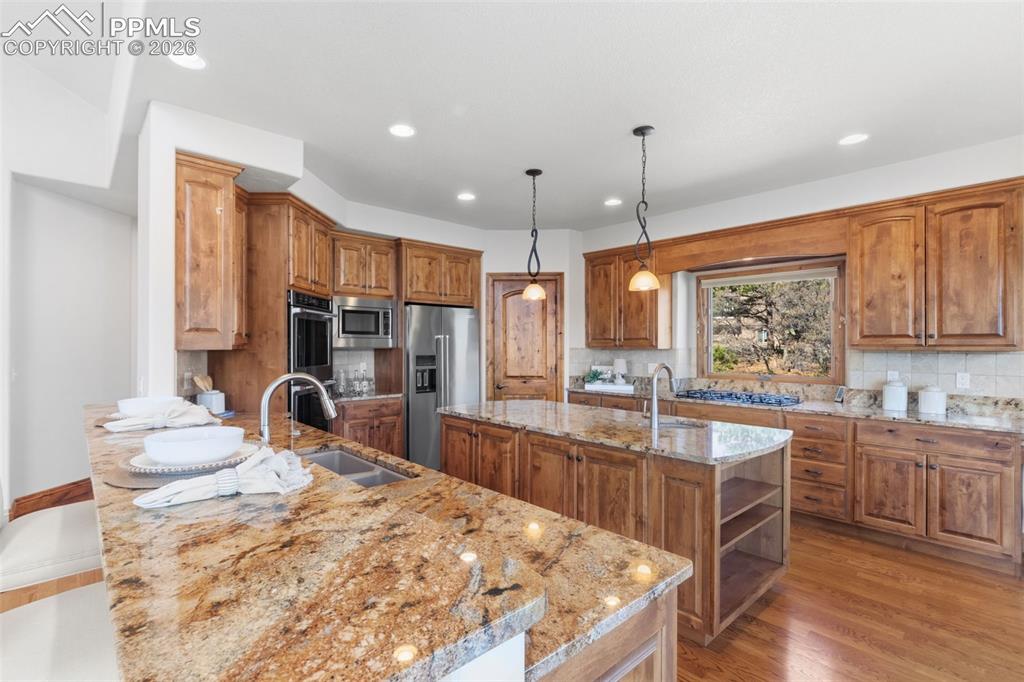 Image 12 of 47: Kitchen