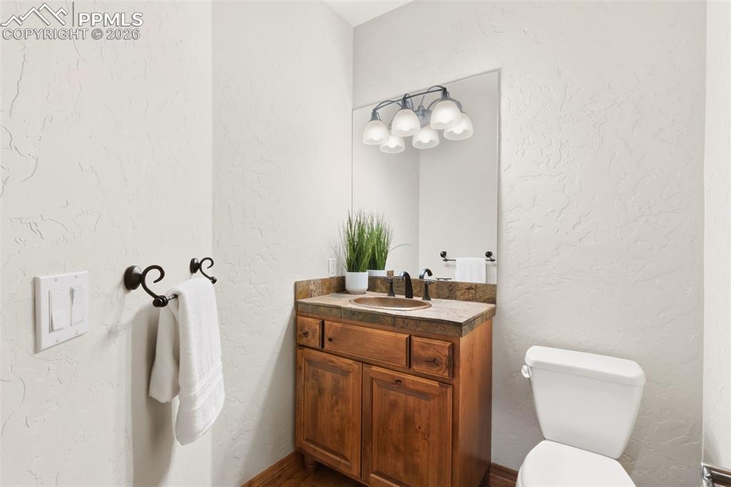 Image 23 of 47: Bathroom