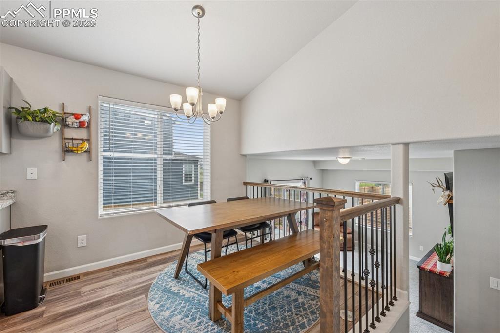 Image 6 of 30: Dining Area