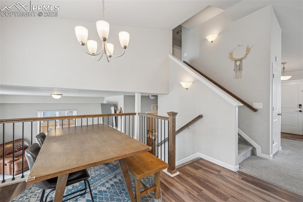 Image 7 of 30: Dining Area