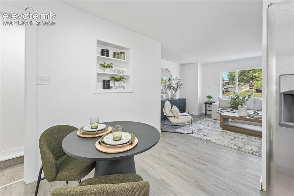 Image 12 of 44: Dining Area