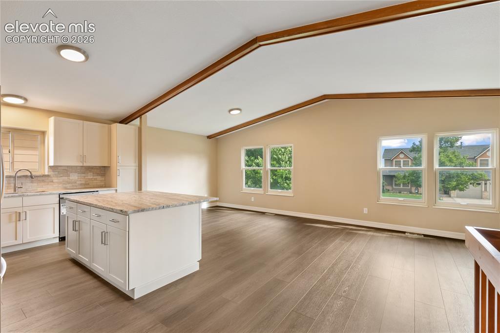 Image 8 of 47: Kitchen