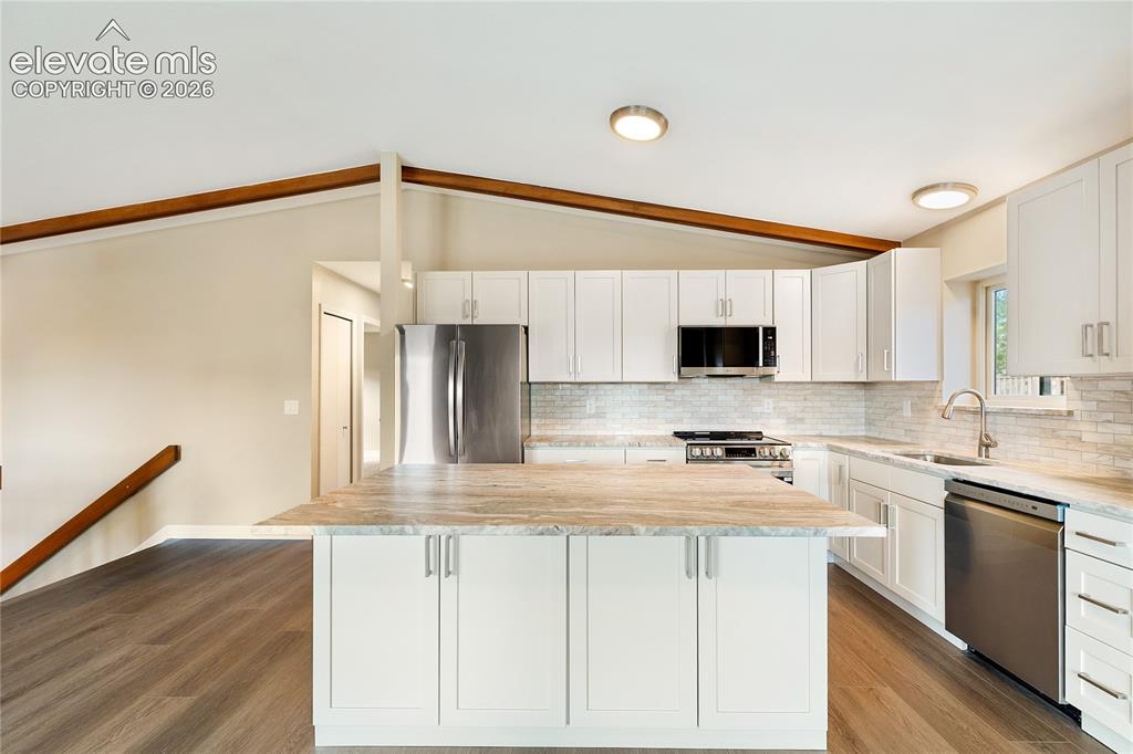 Image 9 of 47: Kitchen