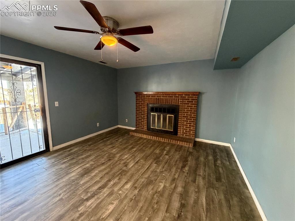 Image 10 of 26: Living Room