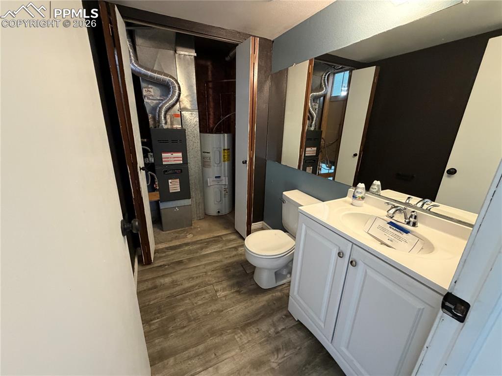 Image 11 of 26: Bathroom