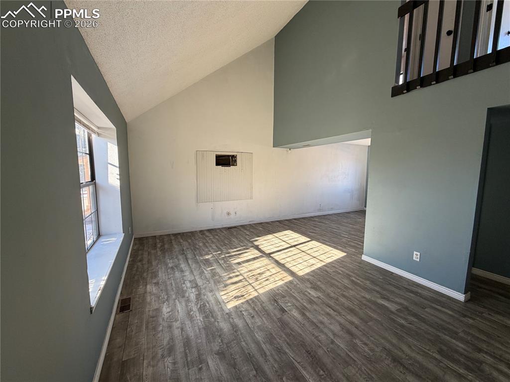 Image 2 of 26: Living Room