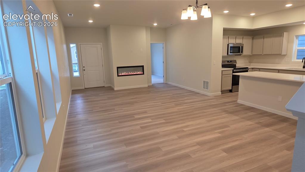 Image 3 of 17: Great Room