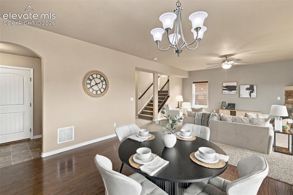 Image 13 of 45: Dining Area