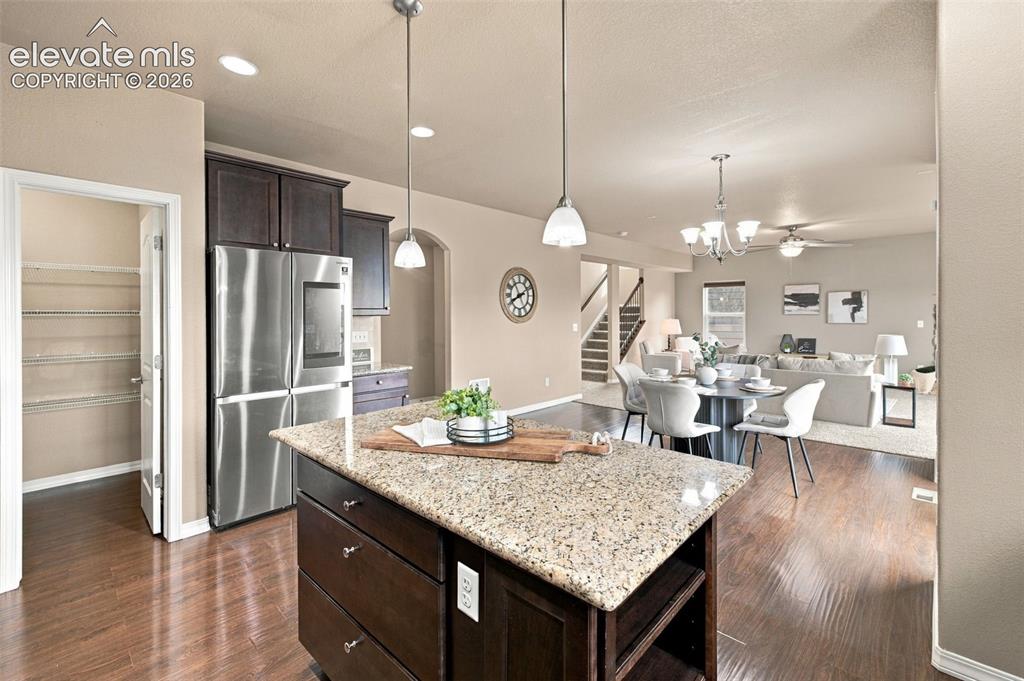 Image 16 of 45: Kitchen