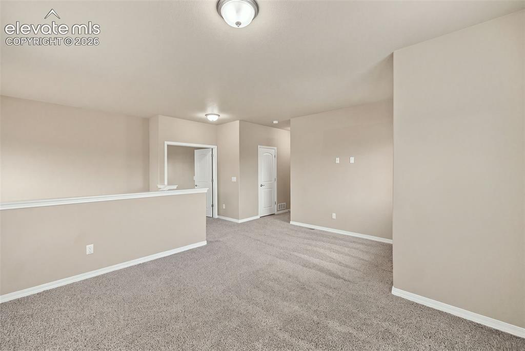 Image 19 of 45: Loft