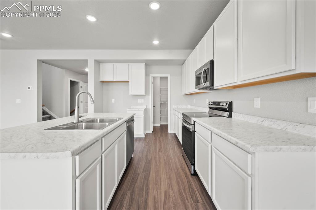 Image 12 of 34: Kitchen