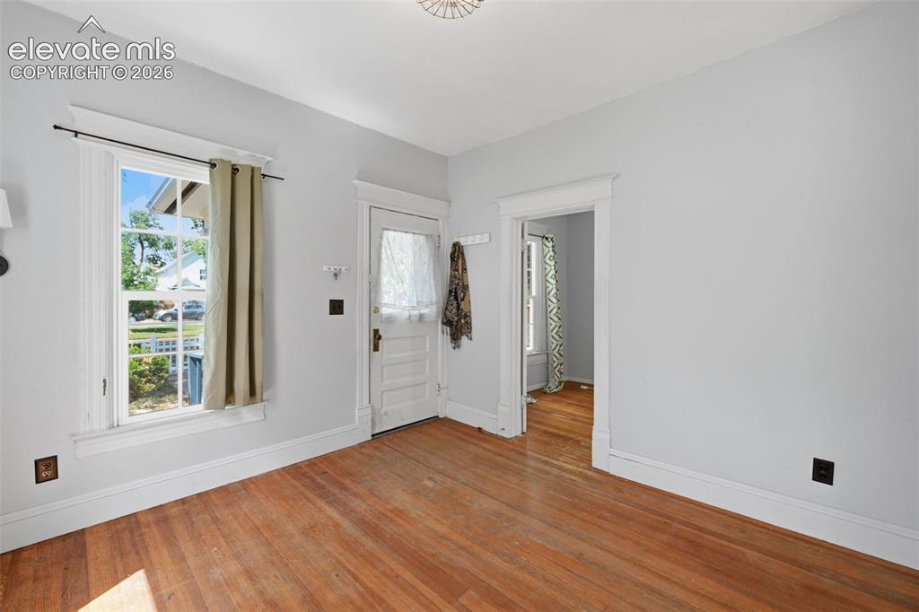 Image 4 of 22: Entry