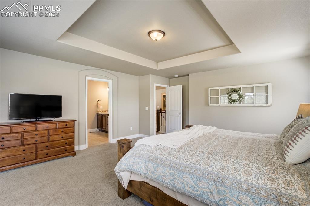 Image 22 of 50: Bedroom