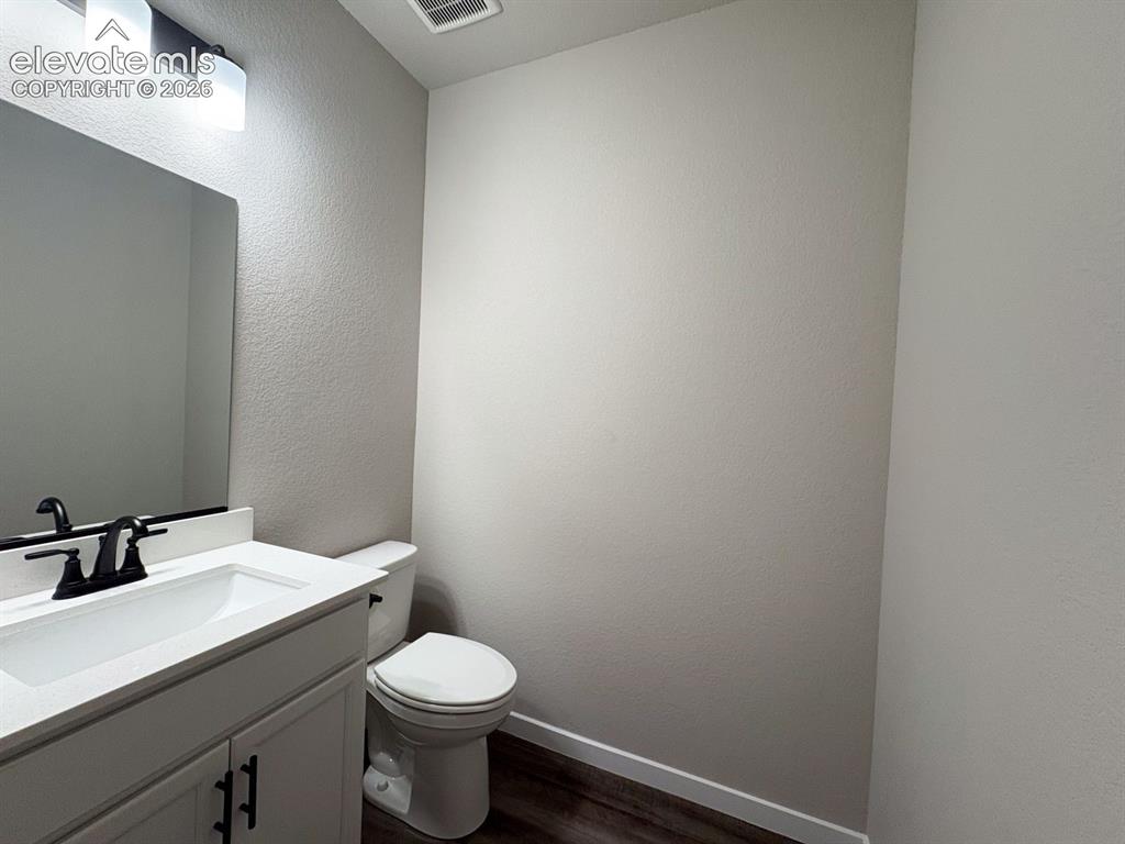 Image 3 of 23: Bathroom